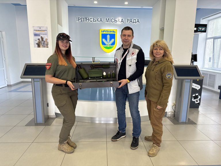 “Друзі Патрона” передали ще два комплекти навчальних кейсів для Ірпінської громади